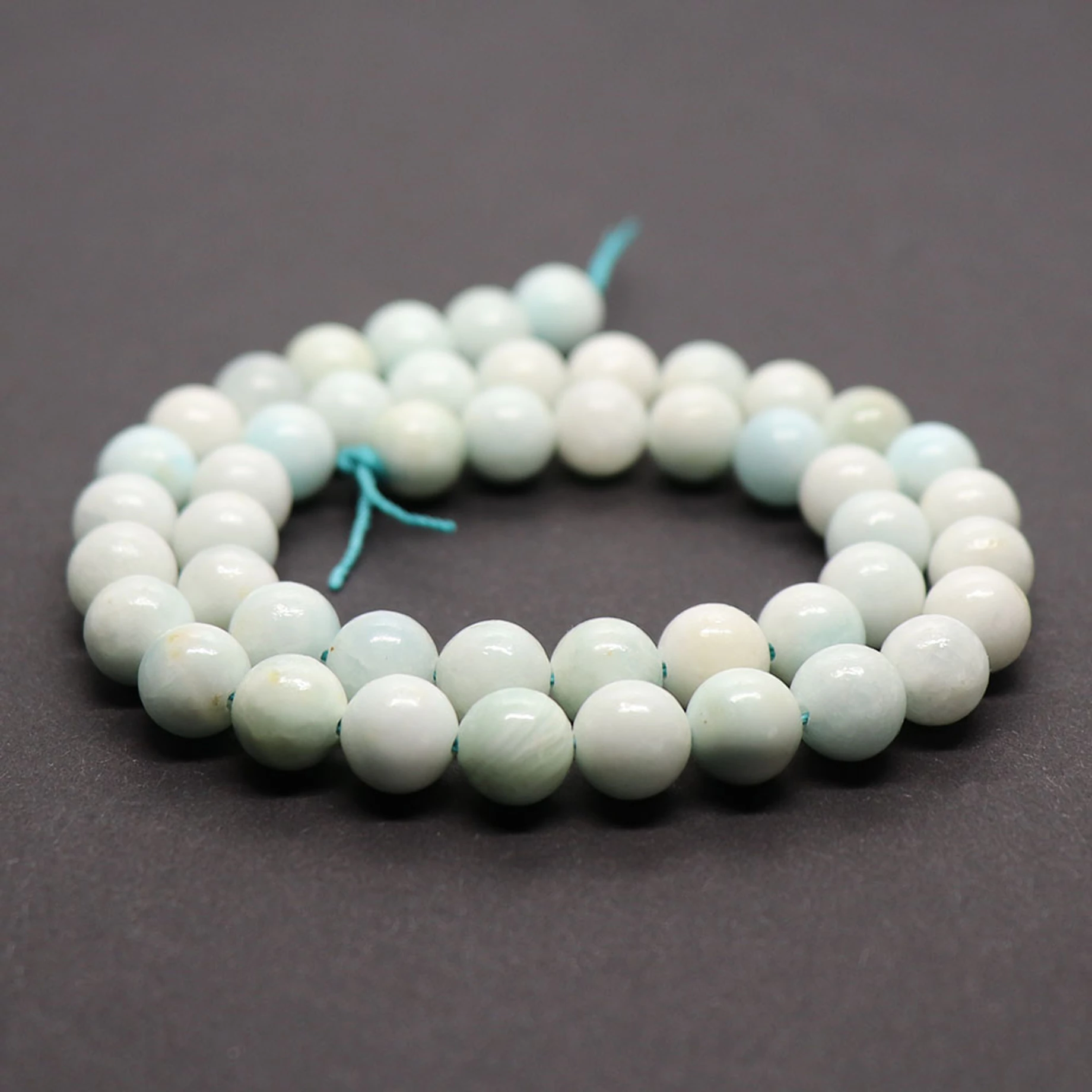 Hemimorfit 8 mm ásványfüzér, egész szál Hemimorfit 8 mm ásványfüzér, egész szál