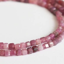 Rubin fazettált kocka, 4 mm ásványgyöngy, egész szál